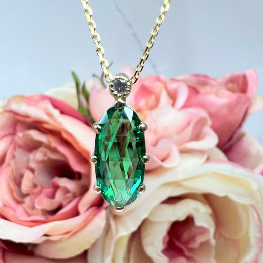 Emerald Pendant, Vintage Style Necklace, Elongated Oval Pendant, Rose Cut Emerald Necklace, Diamond Pendant, 14K Yellow Gold #6913