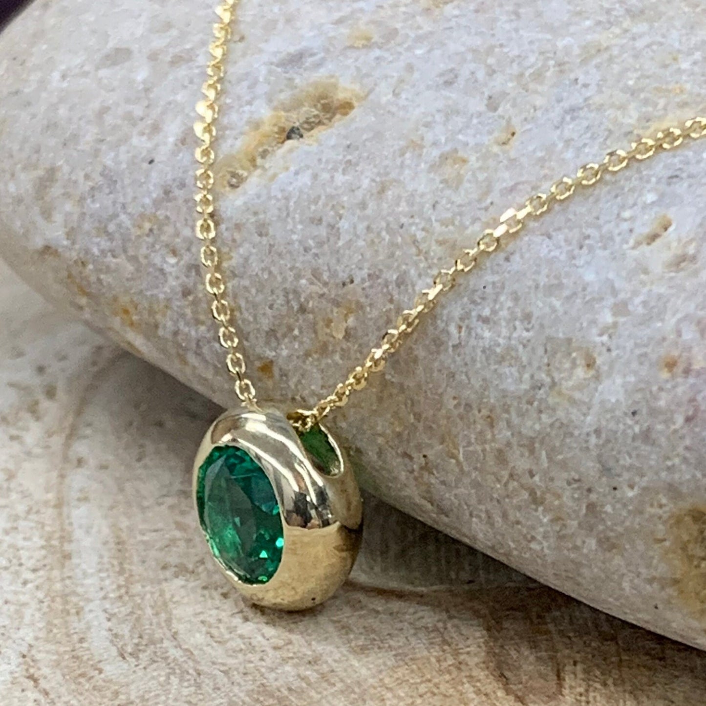 Round Emerald Pendant Necklace 14k Yellow/White Gold, Emerald Bezel Necklace, May Birthstone Necklace, Dainty Emerald Necklace Ladies, #6750