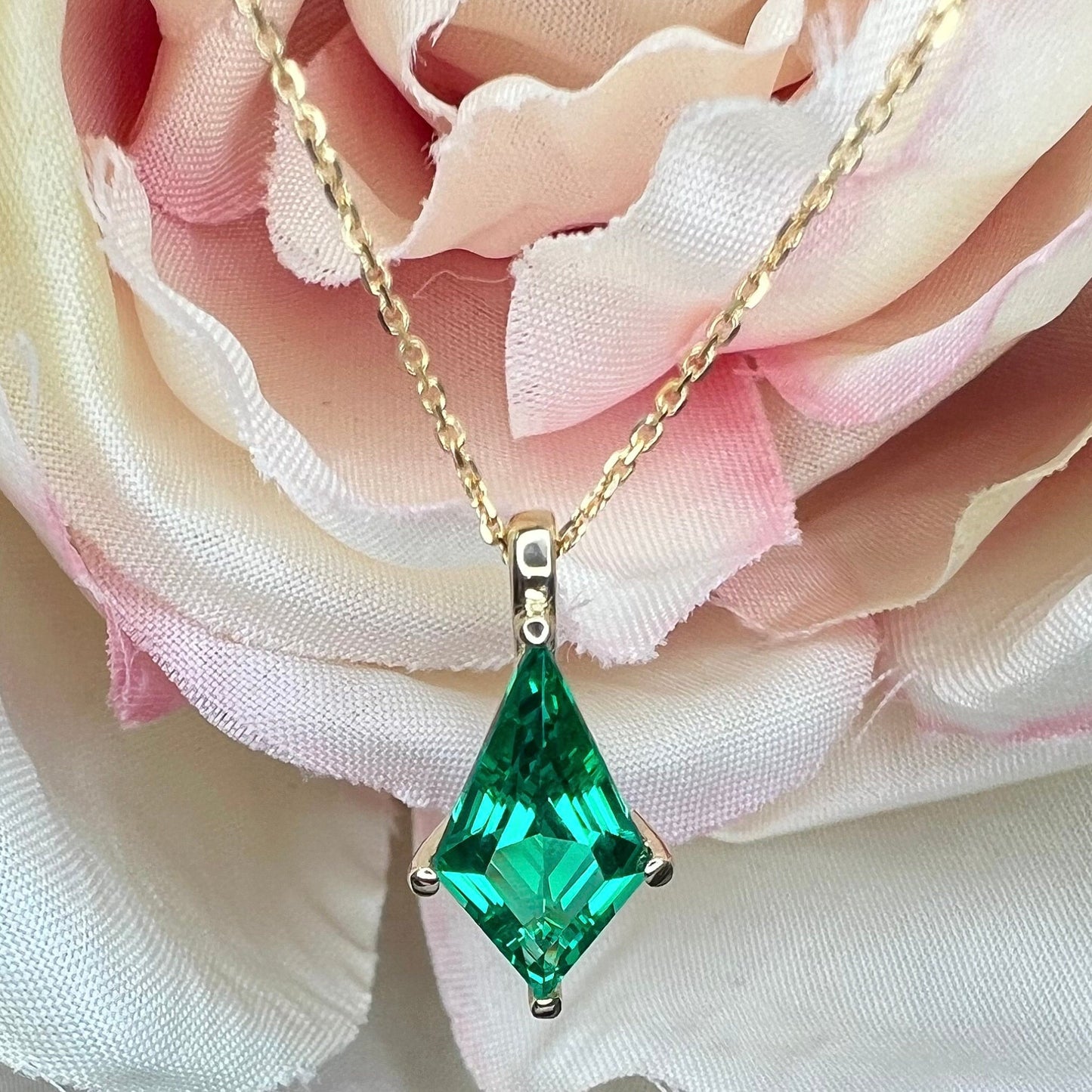 Emerald Pendant Necklace Solid 14K Yellow Gold , Ladies Emerald Necklace Unique Kite Shaped Emerald Necklace Pendant Dainty Necklace #7288