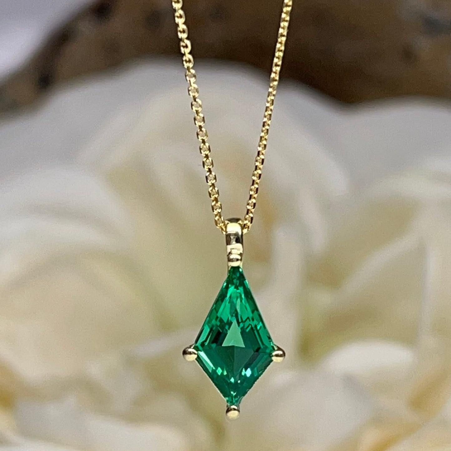 Emerald Pendant Necklace Solid 14K Yellow Gold , Ladies Emerald Necklace Unique Kite Shaped Emerald Necklace Pendant Dainty Necklace #7288