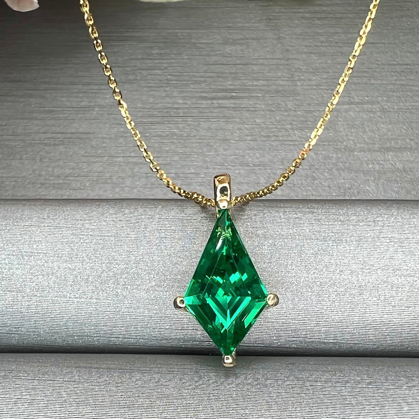 Emerald Pendant Necklace Solid 14K Yellow Gold , Ladies Emerald Necklace Unique Kite Shaped Emerald Necklace Pendant Dainty Necklace #7288