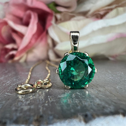 Round Emerald Solitaire Pendant, Crown Head Emerald Green Necklace For her , 14K Gold May Birthstone Pendant , Ladies Emerald Necklace #6065